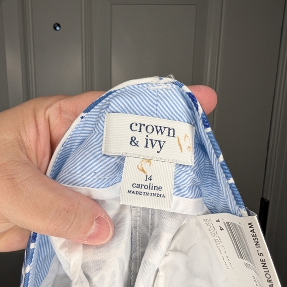 Crown & Ivy 'Caroline' Women's Size 14 Shorts Blue White Star Pattern Twill NWT - Picture 5 of 6